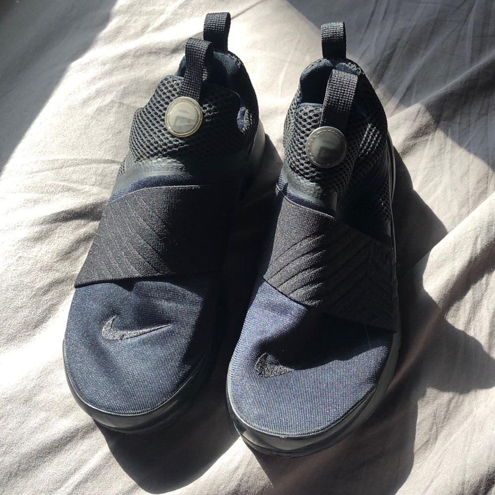 Black nike air presto shoes
